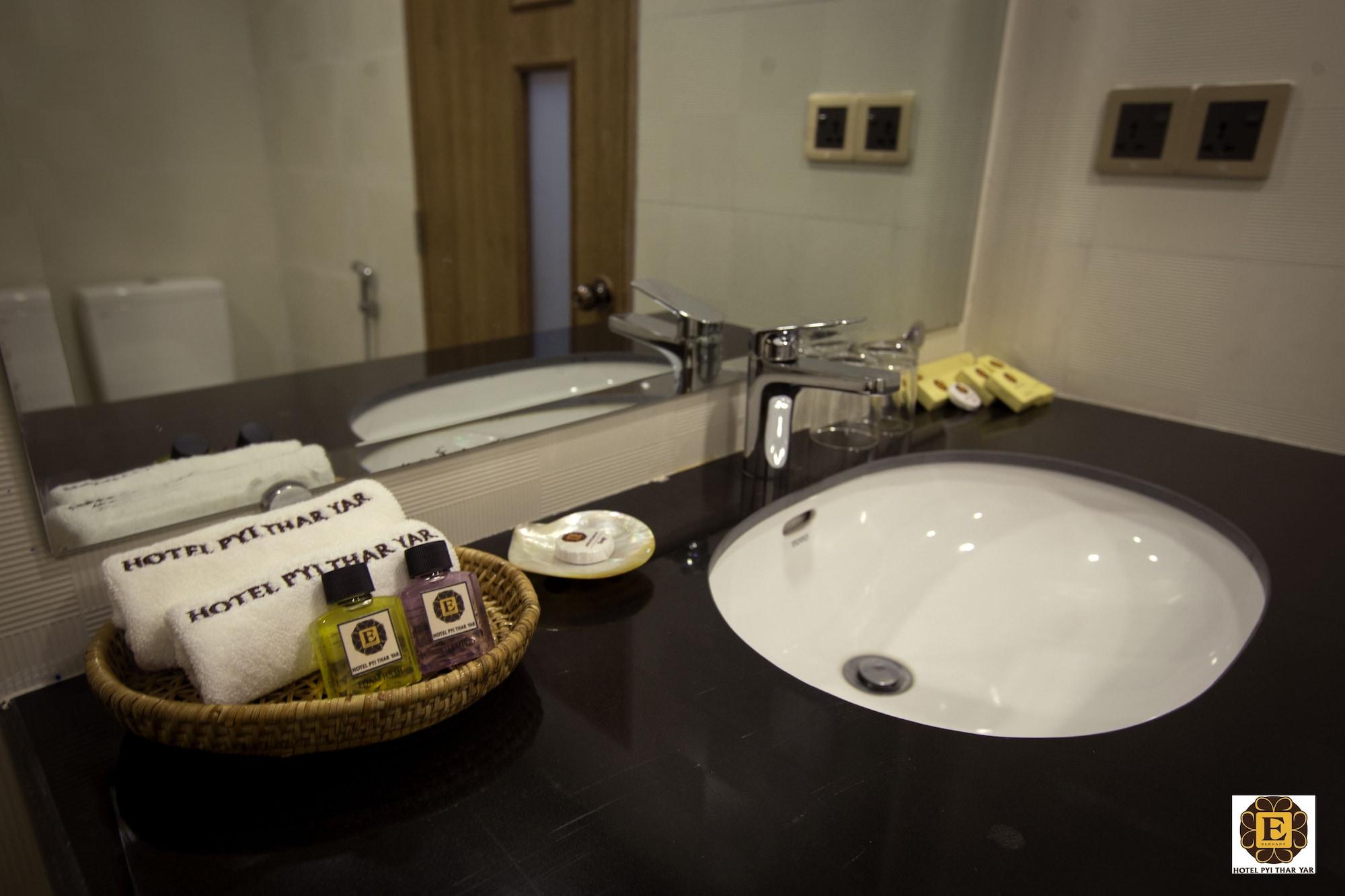 Elegant Hotel Pyi Thar Yar Rangun Zewnętrze zdjęcie