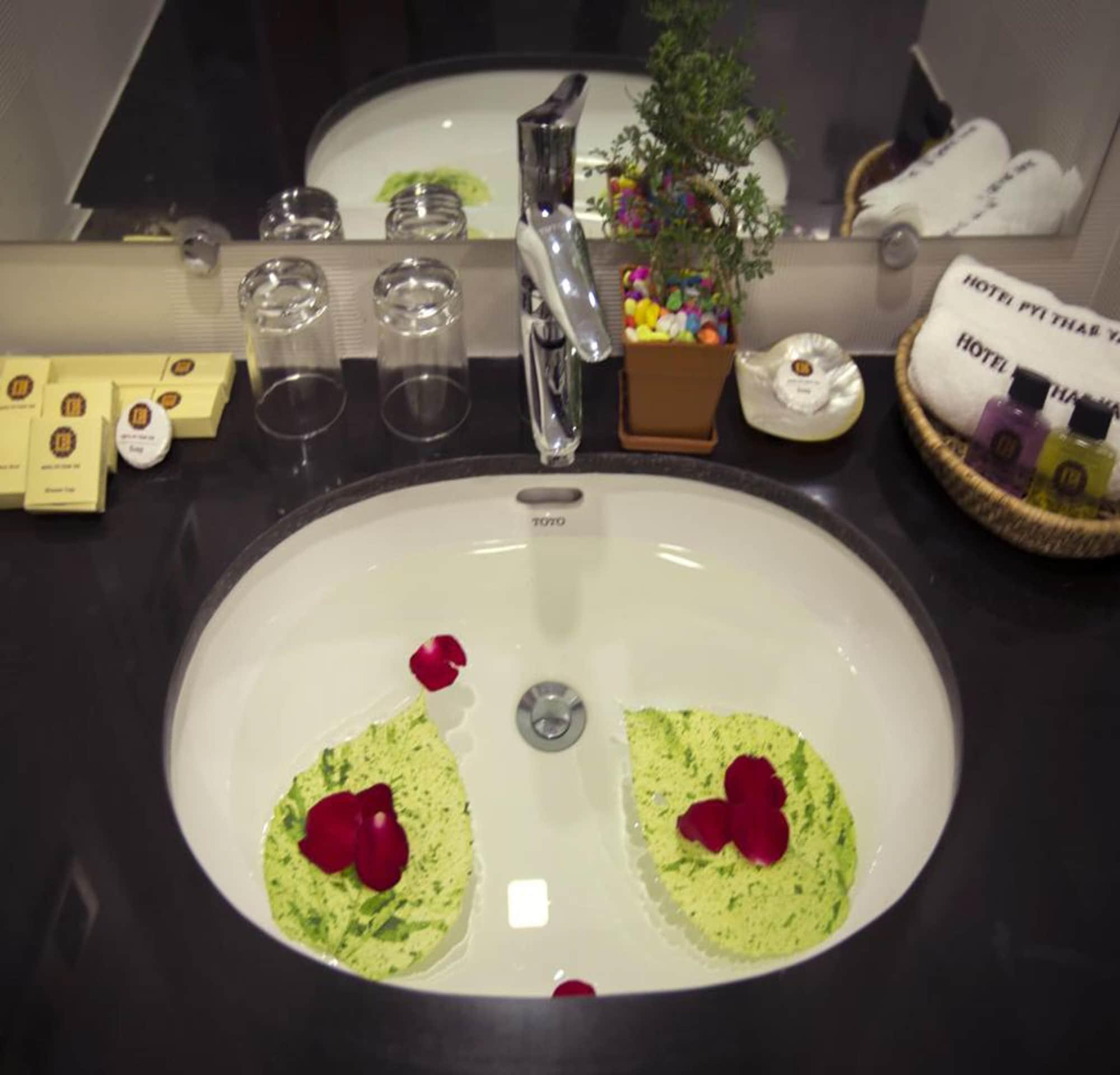 Elegant Hotel Pyi Thar Yar Rangun Zewnętrze zdjęcie